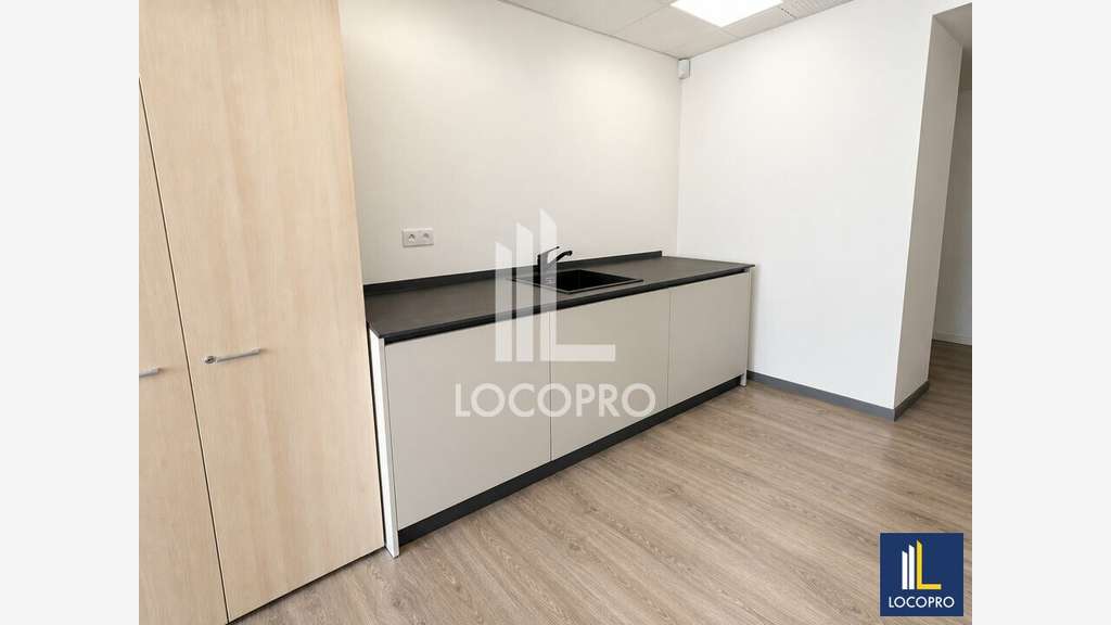 A louer bureaux 119m² RDC Sophia-Antipolis