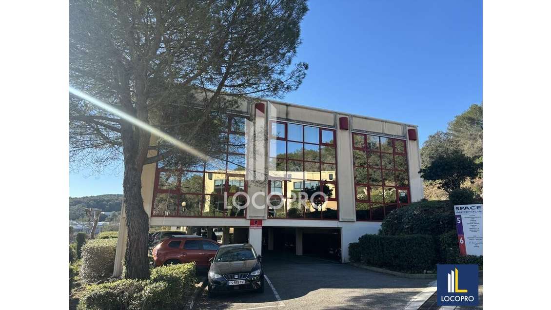 Loue bureaux de 403m² à Sophia Antipolis