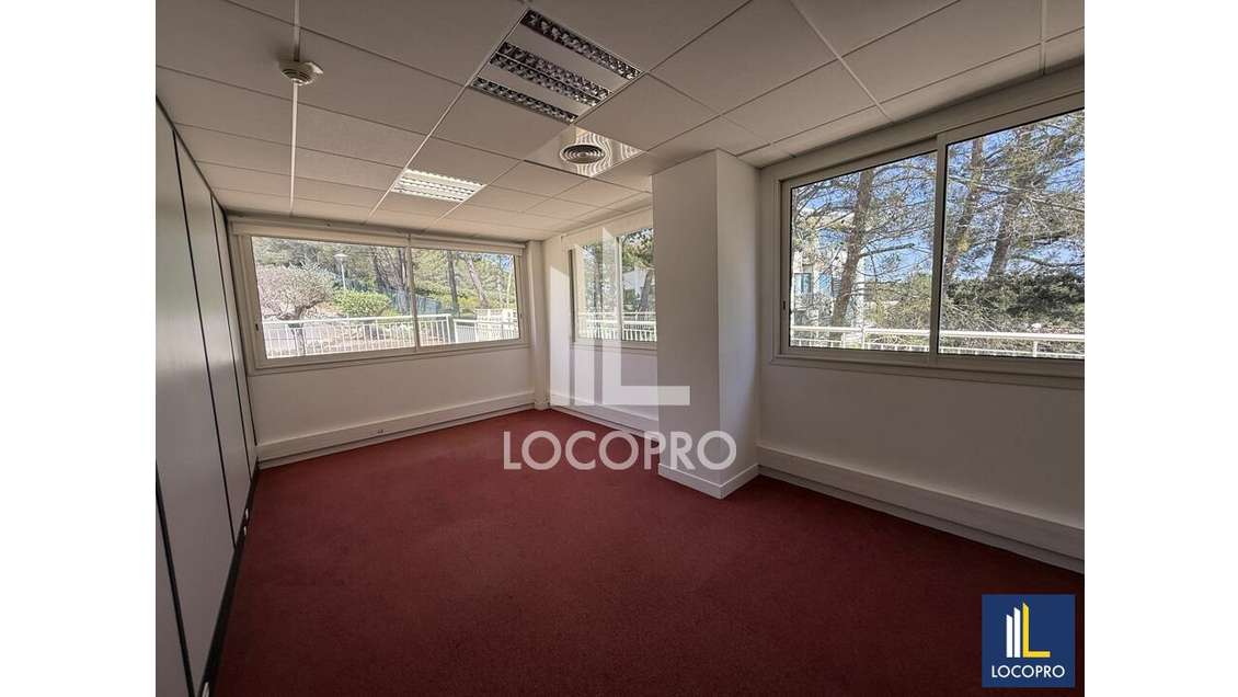 A louer bureau  14m² RDC bâtiment Ecopolis 3 L,