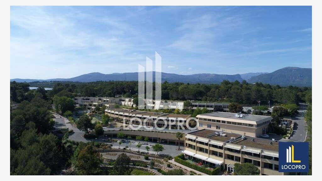 Location bureaux 392m² RDC à Sophia Antipolis