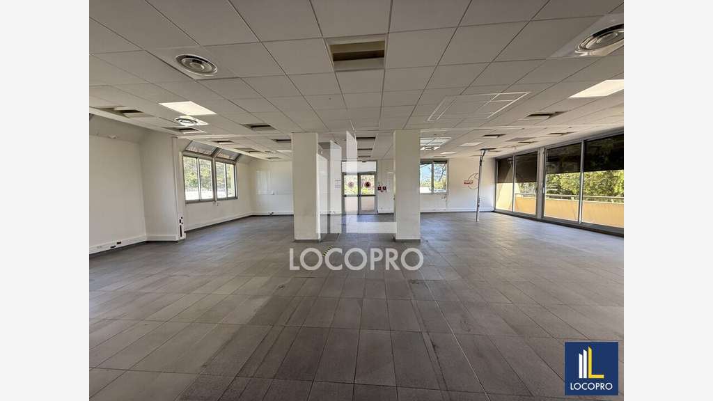 Location bureaux 392m² RDC à Sophia Antipolis