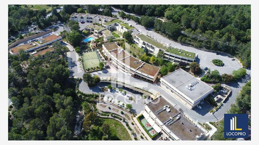 Location bureaux 392m² RDC à Sophia Antipolis