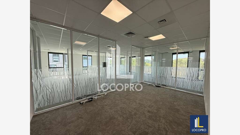Plateau de bureaux neufs 347m² proche golf de Biot