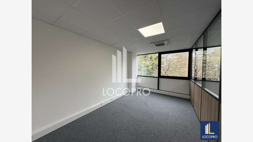 A louer bureaux 130m² RDC à Sophia Antipolis