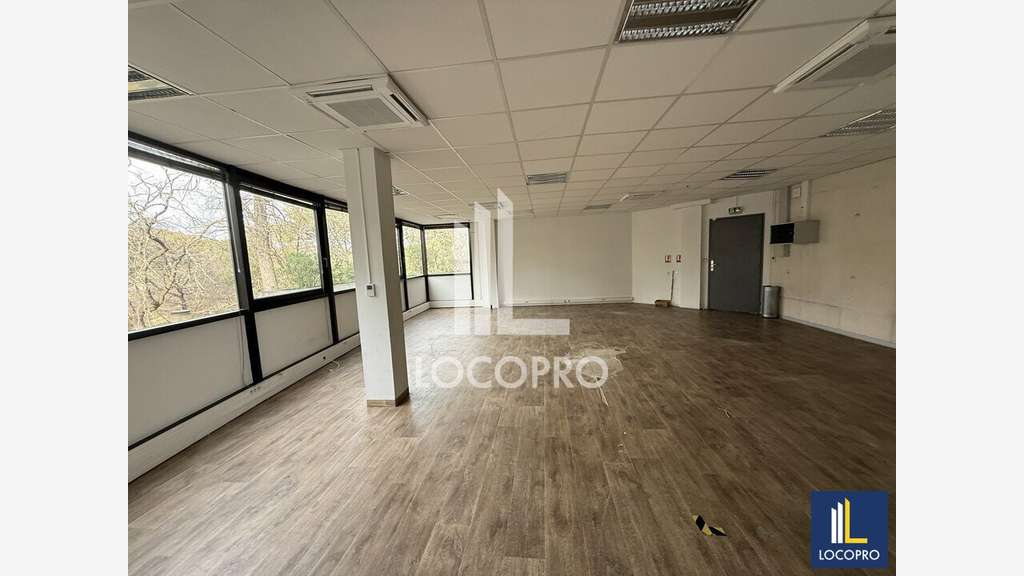 A louer plateau bureaux 167m² R+1 Sophia Antipolis