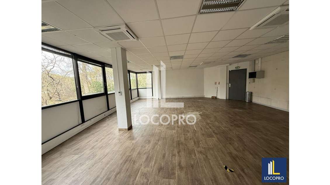 A louer plateau bureaux 167m² R+1 Sophia Antipolis