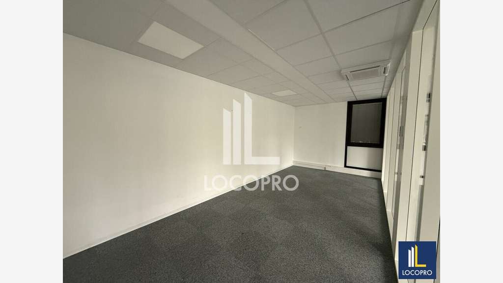 A louer plateau bureaux 167m² R+1 Sophia Antipolis