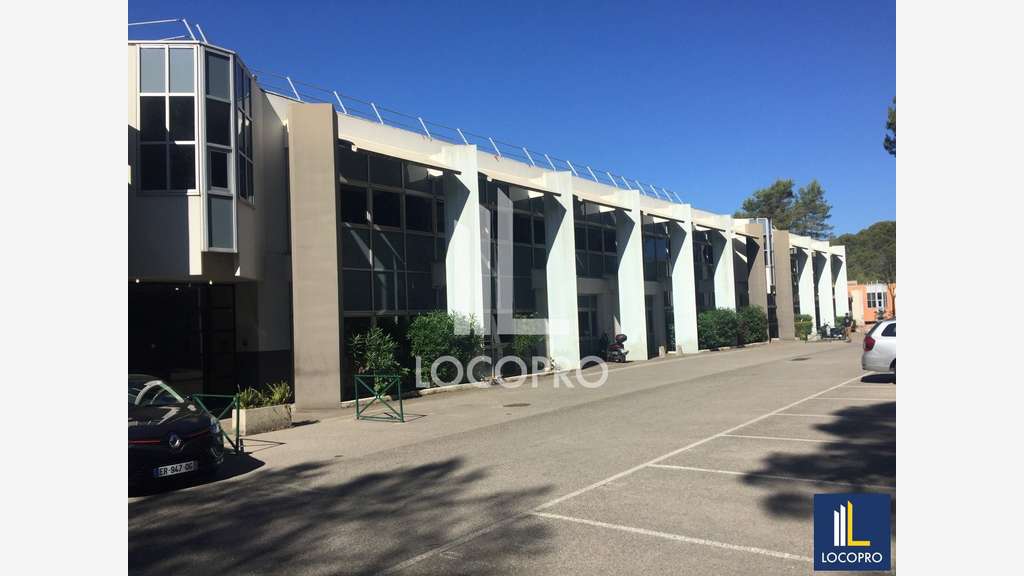 A louer bureaux 347m² R+1 à Sophia Antipolis