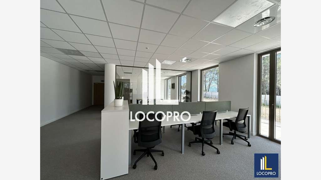 Location bureaux neuf 218m² à Sophia Antipolis