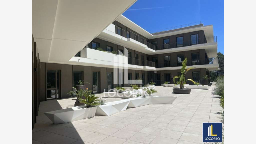 Location bureaux neuf 218m² à Sophia Antipolis