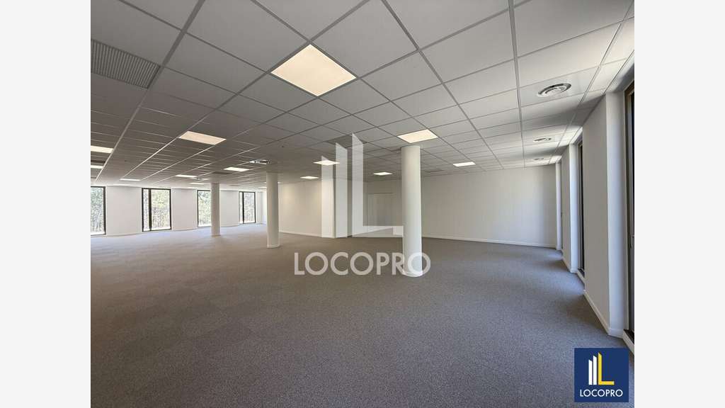 A louer bureaux 1183m² R+1 Sophia-Antipolis