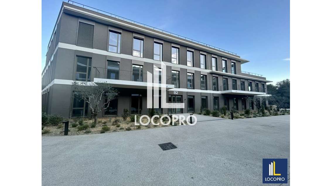 A louer bureaux 1183m² R+1 Sophia-Antipolis