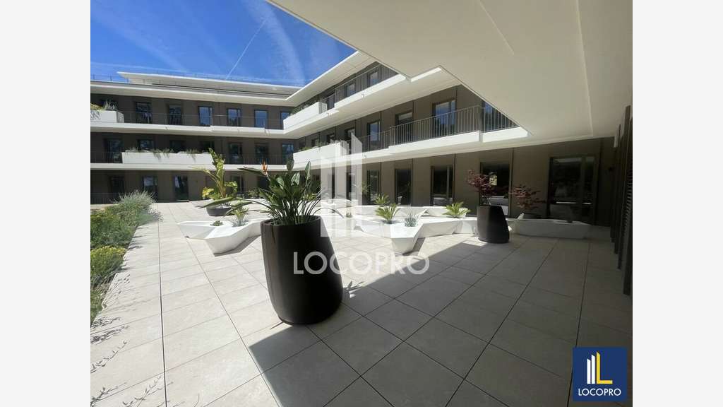 Bureaux bâtiment A, R+4 341,2m² Sophia Antipolis
