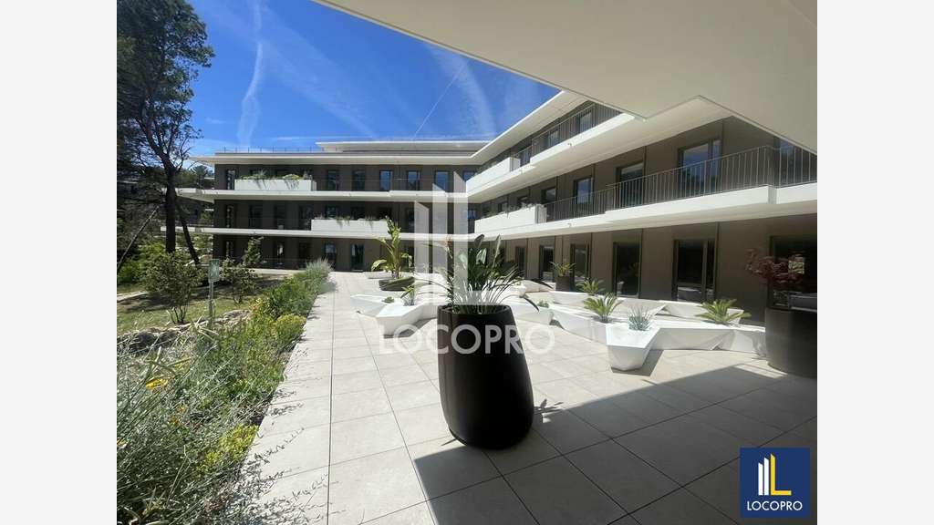 Location bureaux 972m² divisibles Sophia-Antipolis