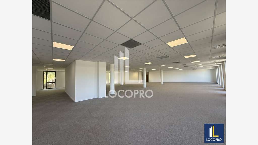A louer lot de 874,4 m² à Sophia-Antipolis