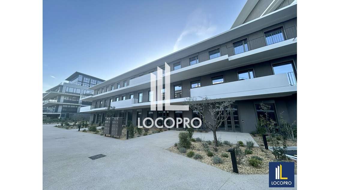 A louer lot de 874,4 m² à Sophia-Antipolis