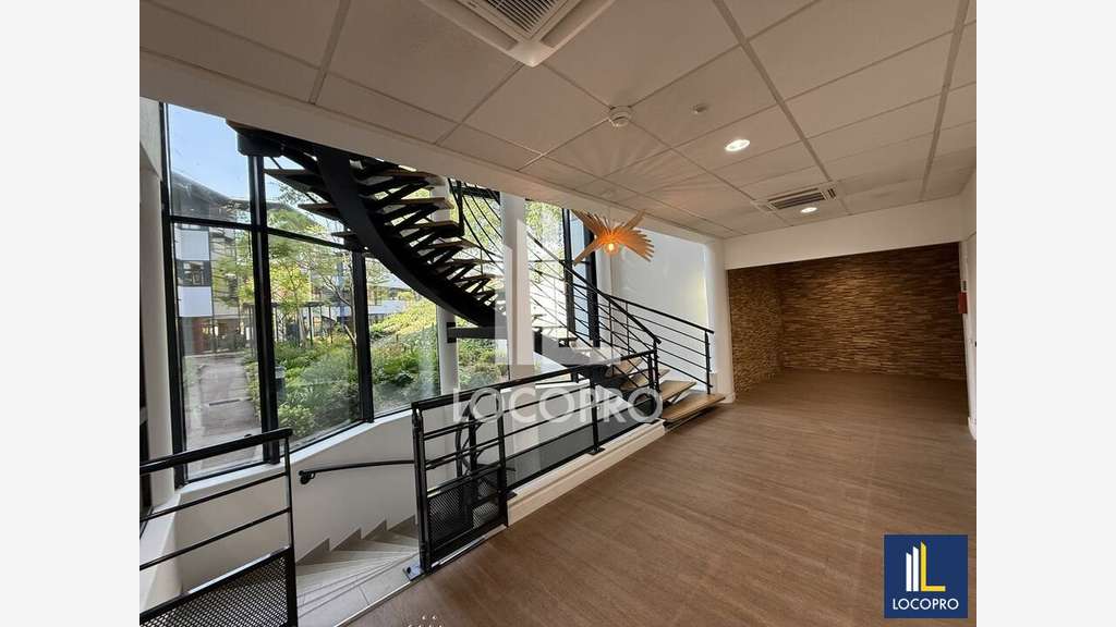 Loue bureaux d'exception 249m² à Sophia-Antipolis