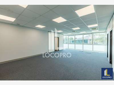 A louer bureaux de 115 m² au R+2 à Biot