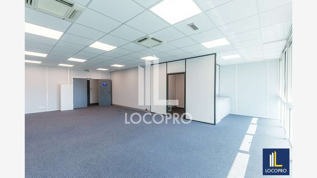 A louer bureaux de 115 m² au R+2 à Biot