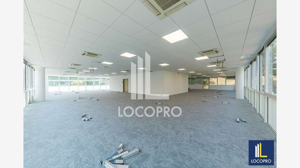 A louer plateau tertiaire de 560 m² au R+1  à Biot