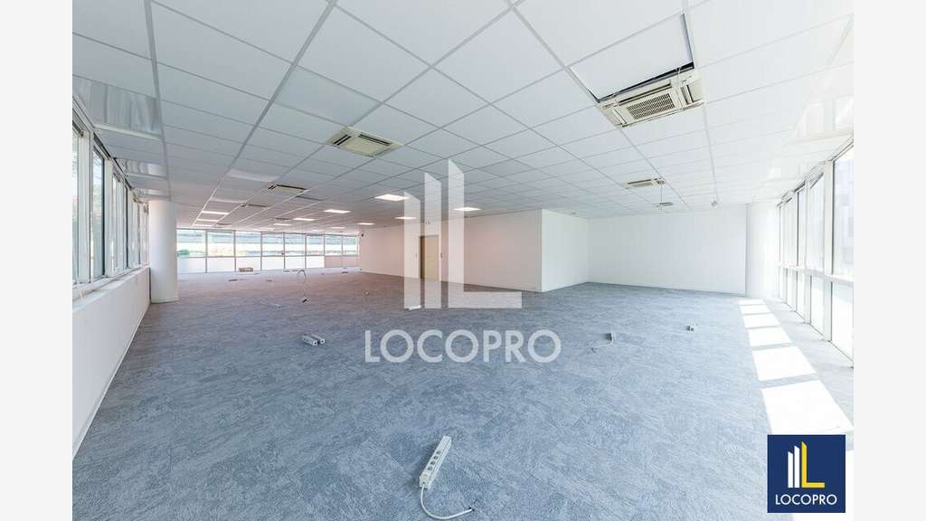 A louer bureaux rénovés 271m² à Biot