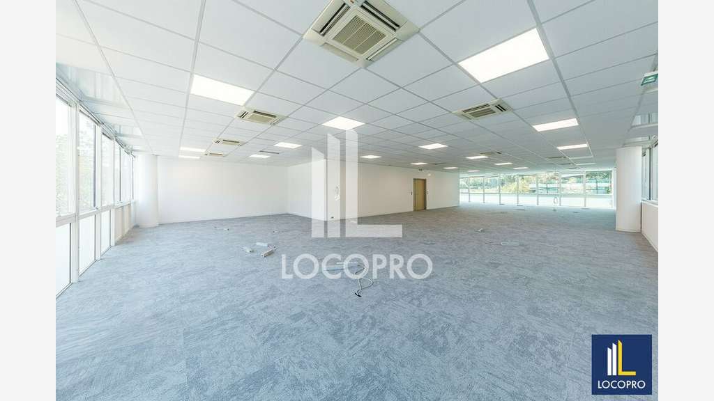A louer bureaux rénovés 271m² à Biot