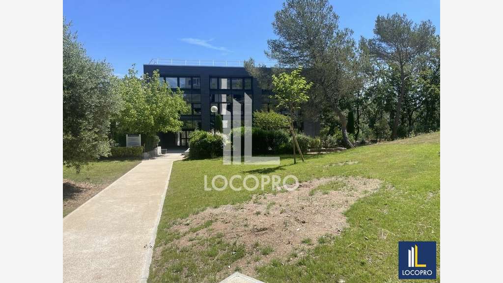 A louer bureaux de 159m² en rdc à Sophia Antipolis