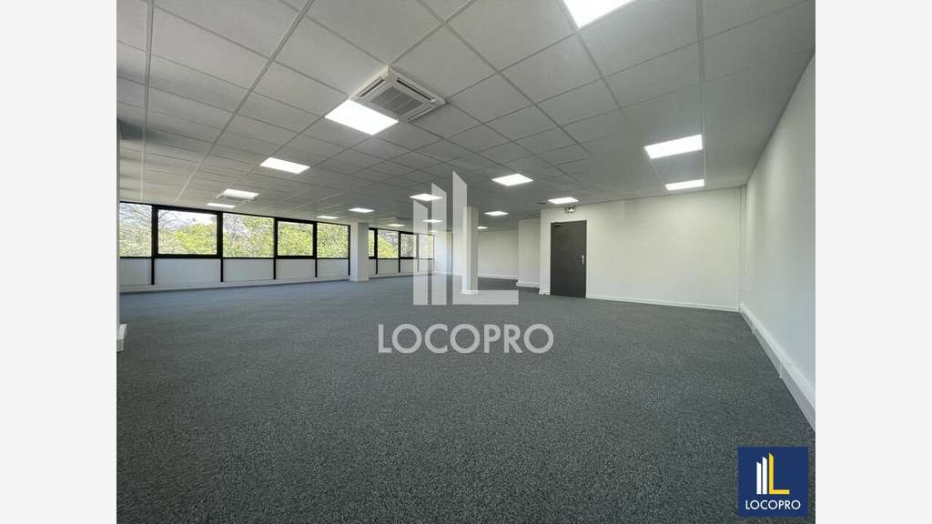 A louer bureaux de 159m² en rdc à Sophia Antipolis