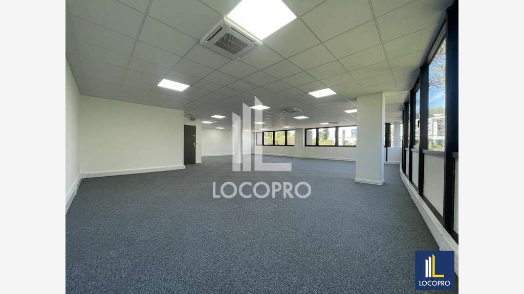 A louer bureaux de 159m² en rdc à Sophia Antipolis