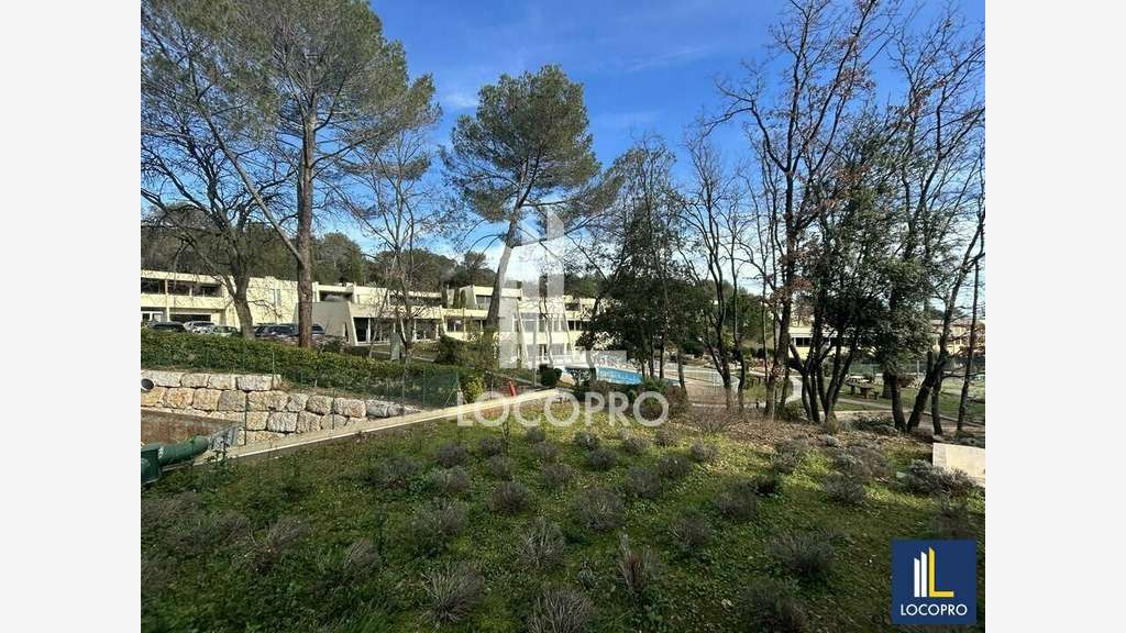 Loue bureaux 335m² au 1er étage Sophia Antipolis