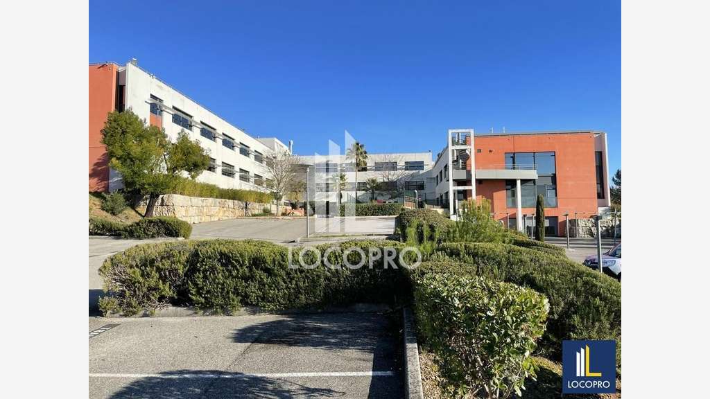 Location bureaux 185m² quartier verdoyant à Biot