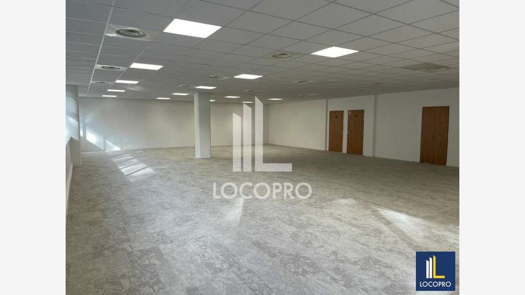 Loue bureaux 223m² à Sophia-Antipolis Technopole