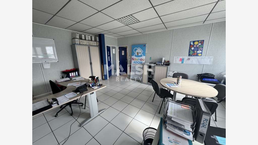 Bureaux et petit stockage à louer à Sorbiers