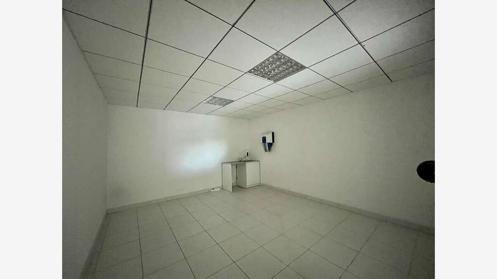 Bureaux 282m² R+1 à louer à Sorgues