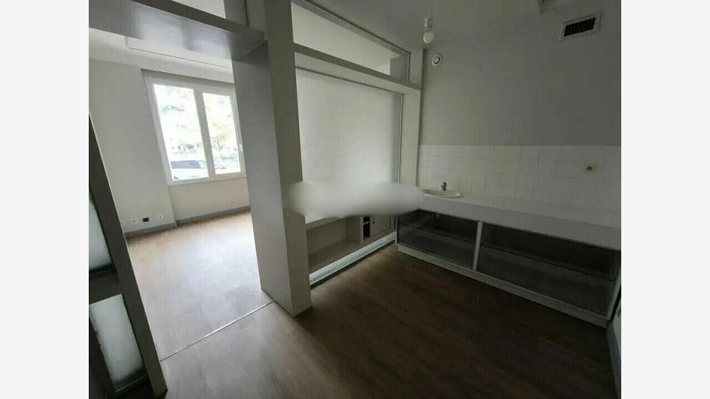 A louer bureaux spacieux 81m² à Brive-la-Gaillarde
