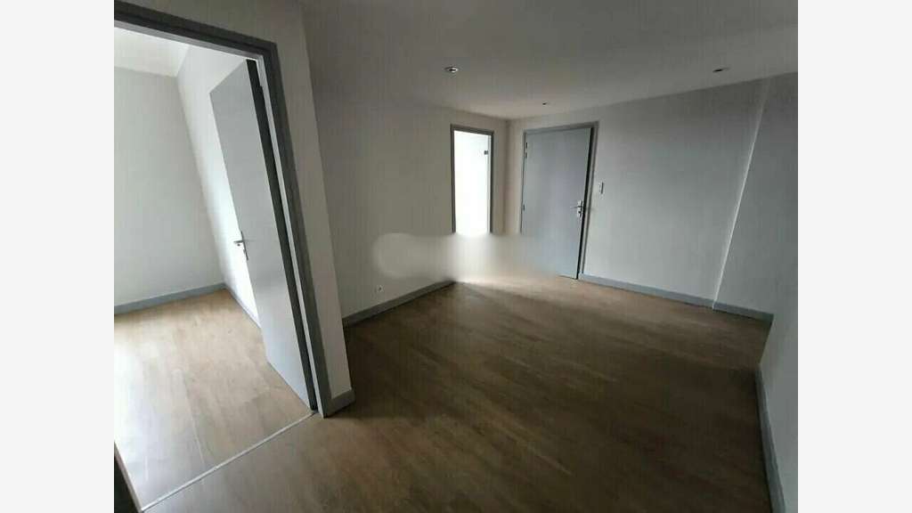 A louer bureaux spacieux 81m² à Brive-la-Gaillarde