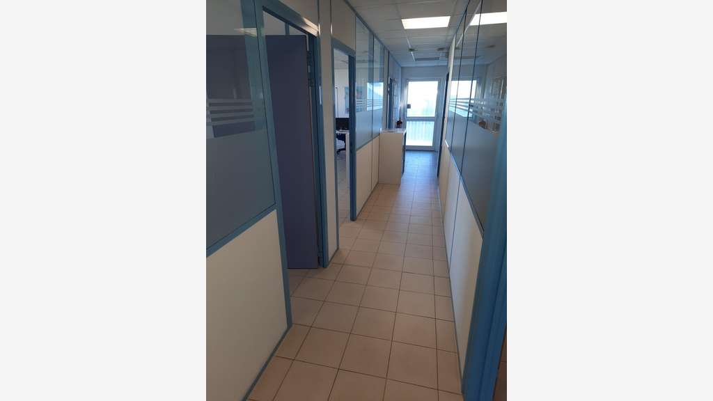 Bureaux 55m² en étage à louer St Henry 13016