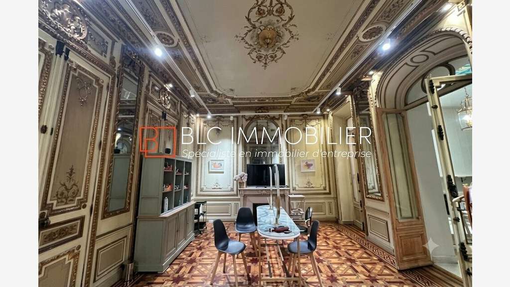 Bureaux standing 250m² à louer Marseille 13006