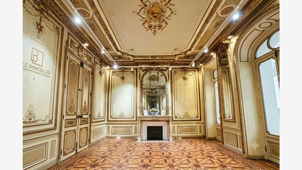 Bureaux standing 250m² à louer Marseille 13006