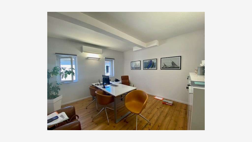 A louer bureaux bon standing 198m² à Carbonne