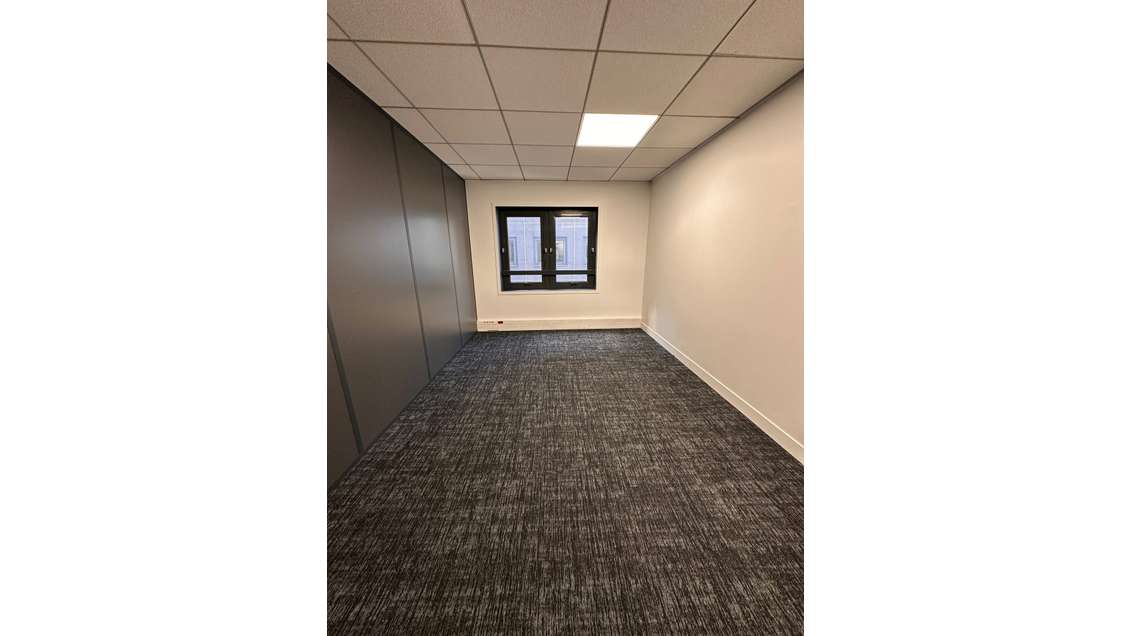 Multiples surfaces de bureaux à louer à Suresnes