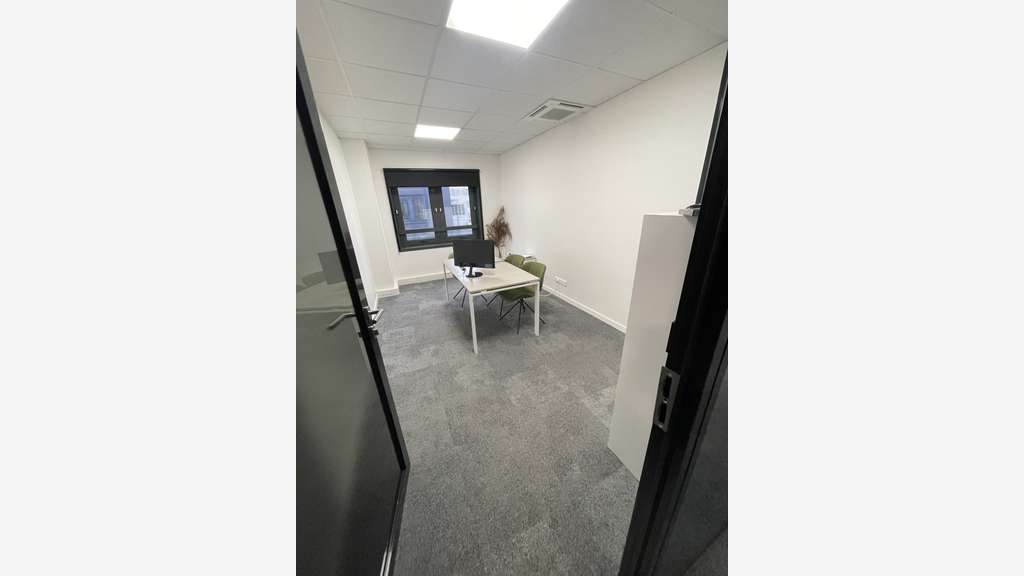 Multiples surfaces de bureaux à louer à Suresnes
