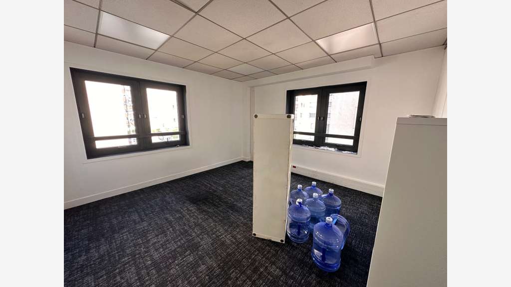 Multiples surfaces de bureaux à louer à Suresnes