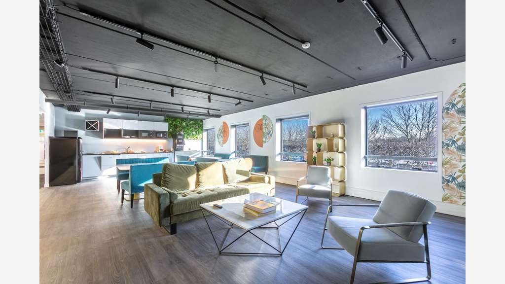 Multiples surfaces de bureaux à louer à Suresnes