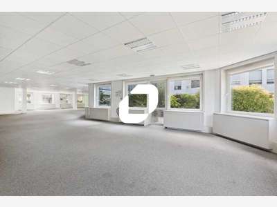A louer Bureaux 333m² Suresnes