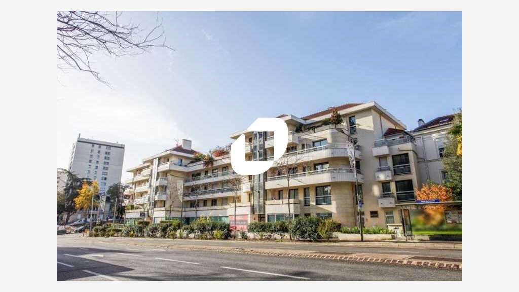 A louer Bureaux 220m² Suresnes