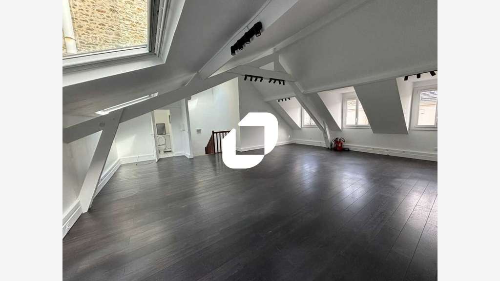 A louer Bureaux 141m² Suresnes