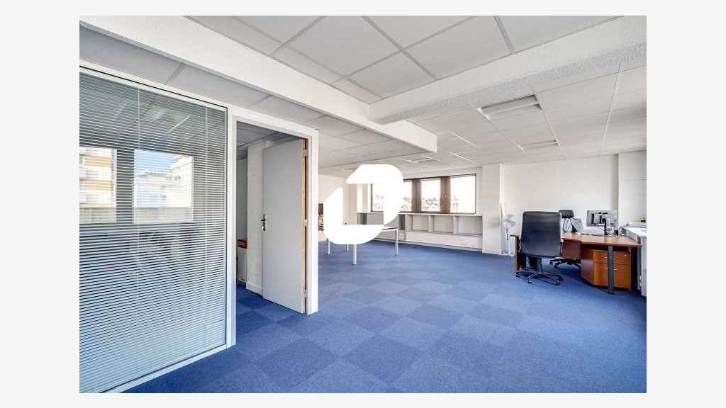 A louer Bureaux 122m² Suresnes