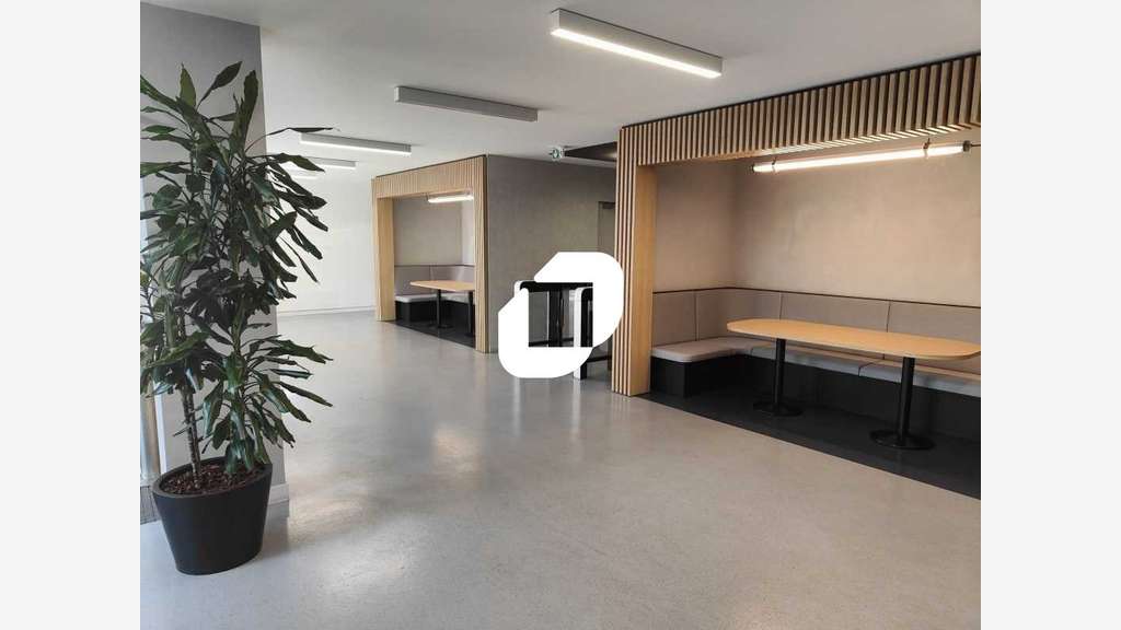 A louer Bureaux 1027m² Suresnes