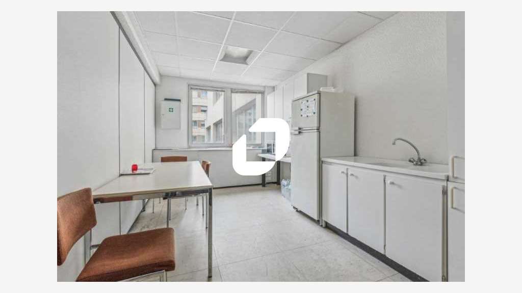A louer Bureaux 390m² Suresnes